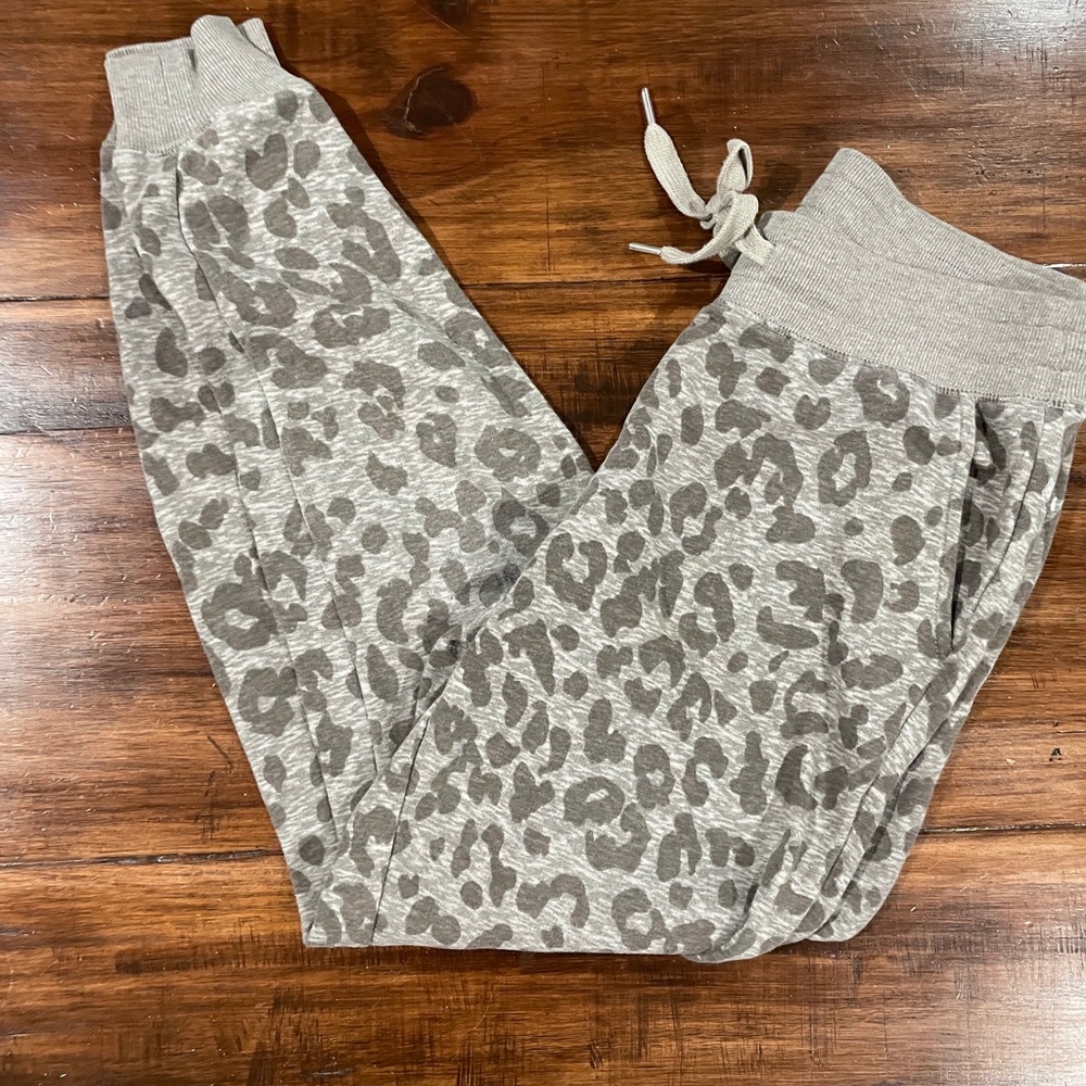 Old Navy Leopard Print Comfy Joggers Size XS